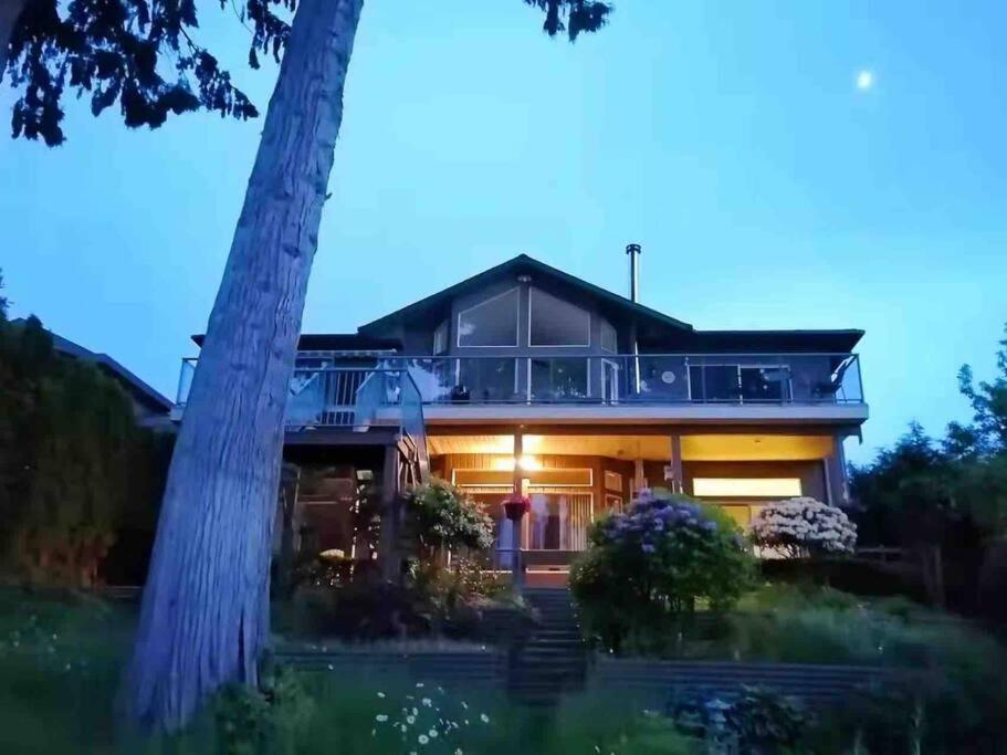 Waterfront Eagle Nest Villa Nanaimo Exterior photo